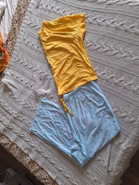 Woman's Sonoma Sleepwear Yellow Top with Blue Daisy Pants Size 2XL